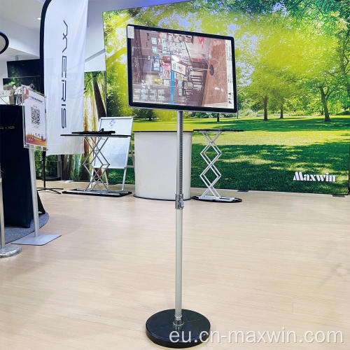 Seinale titularraren solairua zutik dagoen kartela stand